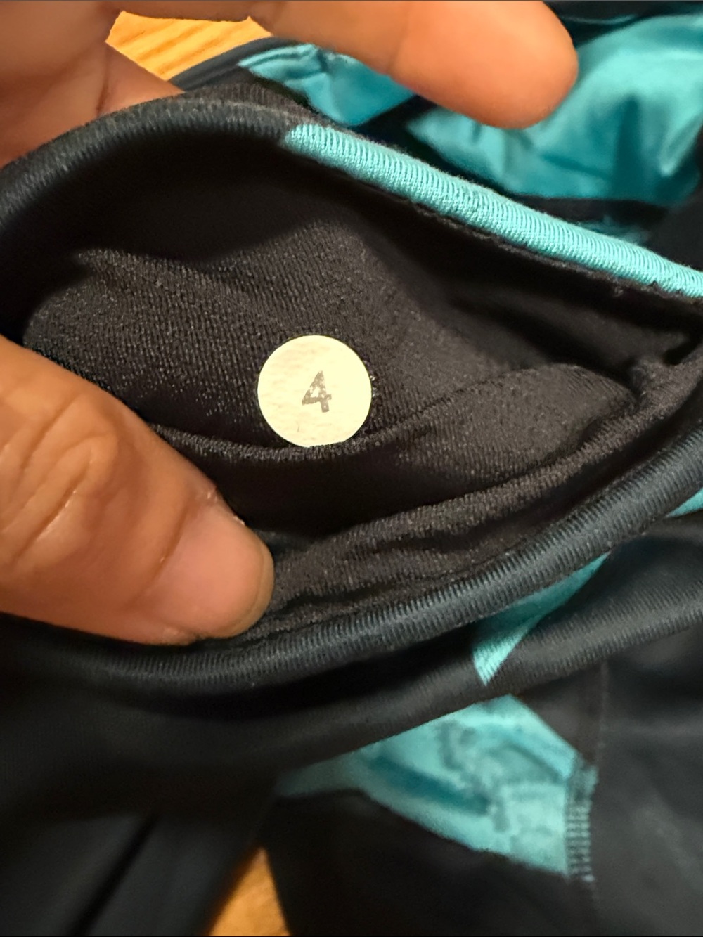 Lululemon Black & Teal Athletic crop  Leggings with Geometric Print size 4 - Picture 3 of 4